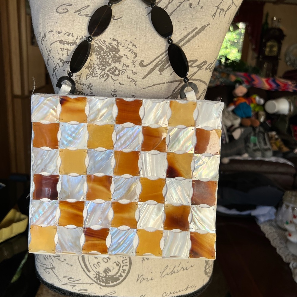Vintage Mad Bags sea shell π and mother of pearl sewn squares shoulder purse. - Picture 14 of 17